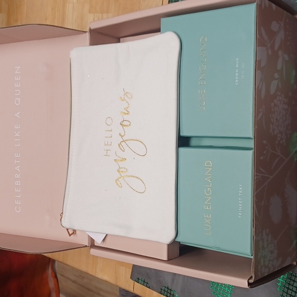 Luxe England Birthday Gift Box Set - Picture 3 of 9